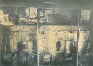 La salle des alambics vers 1910