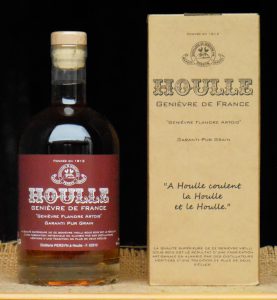 Le Houlle XIV est un vieux genièvre qui se déguste tel un bon whisky.